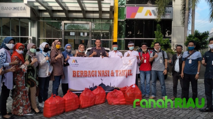 Bekerjasama dengan Bank Mega Syariah Pekanbaru Lazismu Wilayah Riau sebarkan 3000 paket makanan